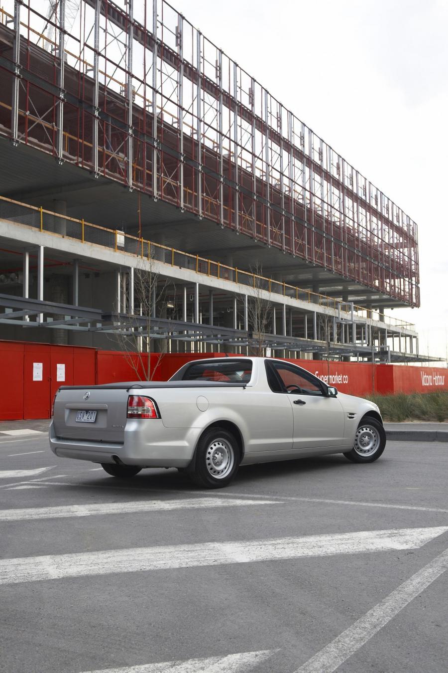  Holden Commodore VE Omega Ute 2007 года  (фото 5 из 23)